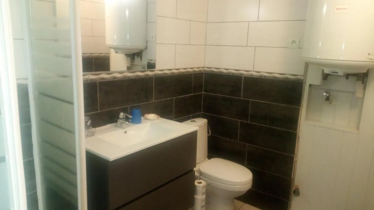 Holiday home Trestraou, Cote De Granit Rose, Studio Vue Mer, Rez-De-Chaussee Perros-Guirec